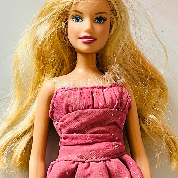 Fashion fever barbie doll 2007 - Picture 10 of 13